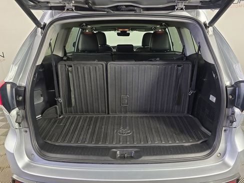 Used 2019 Toyota Highlander XLE AWD/4WD image 41