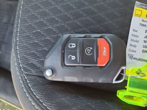 Used 2021 Jeep Wrangler Unlimited Sport image 28