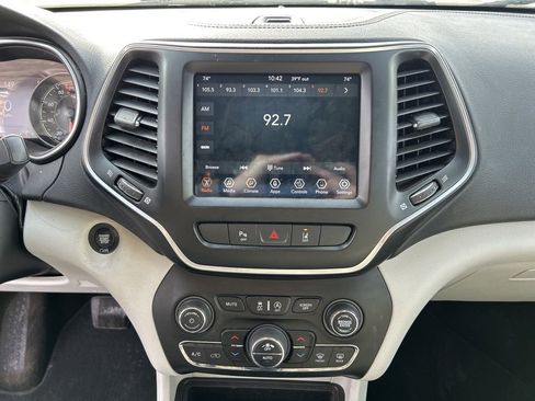 Used 2021 Jeep Cherokee Latitude Lux w/ Comfort/Convenience Group image 25