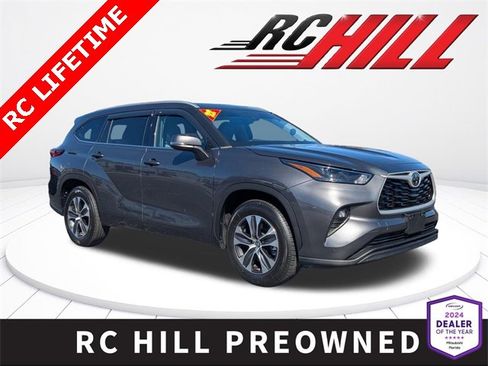 Used 2022 Toyota Highlander XLE image 1