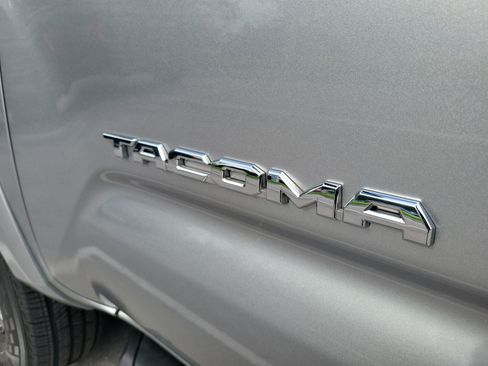 Used 2023 Toyota Tacoma SR5 w/ Technology Package RWD image 11