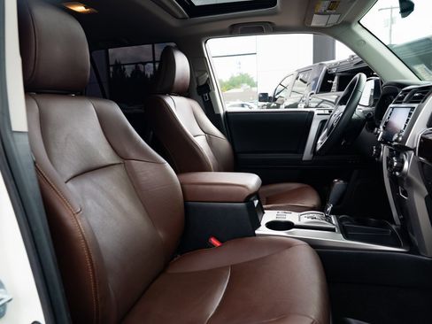 Used 2021 Toyota 4Runner Limited image 24