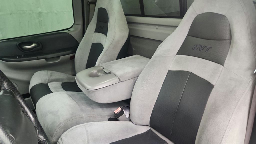 Used 2004 Ford F150 Lightning RWD image 36