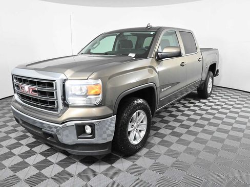 Used 2015 GMC Sierra 1500 SLE w/ SLE Value Package RWD image 2