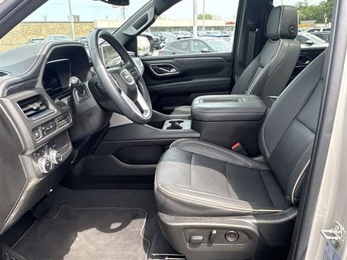 Used 2023 GMC Yukon XL SLT AWD/4WD image 20