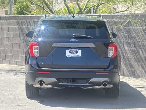 Used 2023 Ford Explorer XLT w/ Equipment Group 202A RWD image 7