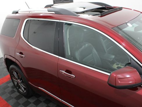 Used 2017 GMC Acadia Denali w/ Technology Package AWD/4WD image 5