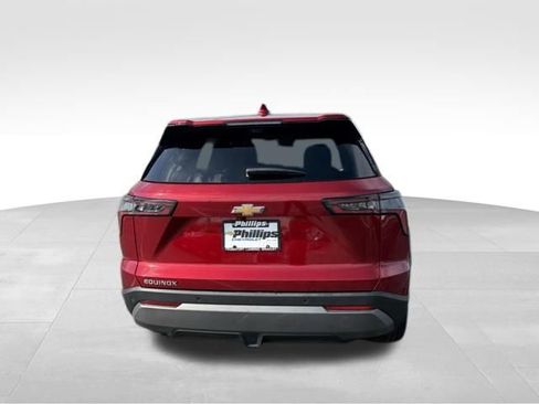 Used 2025 Chevrolet Equinox LT w/ Safety and Technology Package image 11