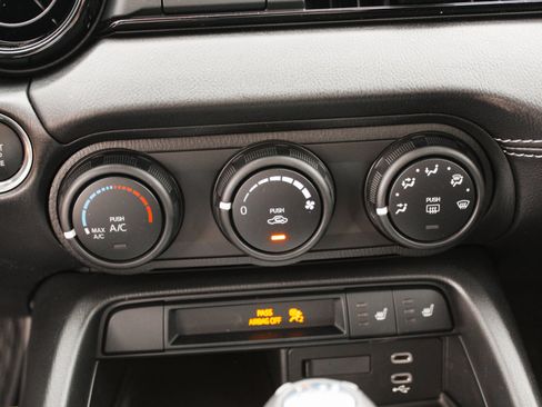 New 2026 MAZDA MX-5 Miata Club w/ Weather Package RWD image 18