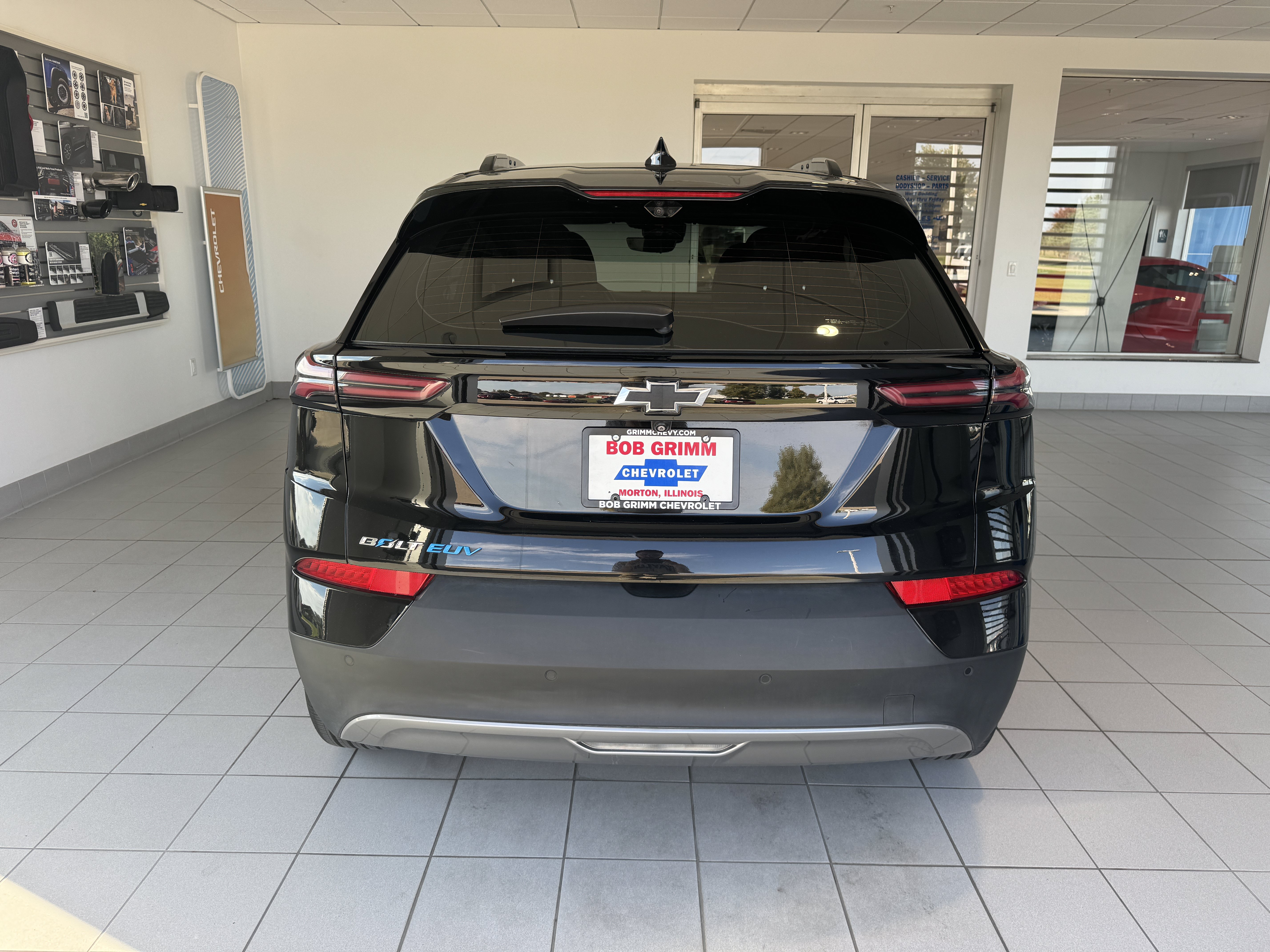 Used 2022 Chevrolet Bolt EUV Premier w/ Super Cruise Package FWD image 8