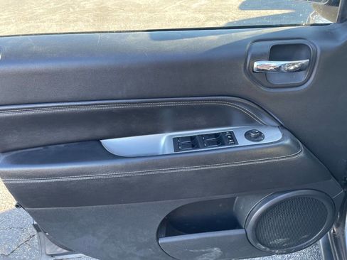 Used 2017 Jeep Compass High Altitude image 4