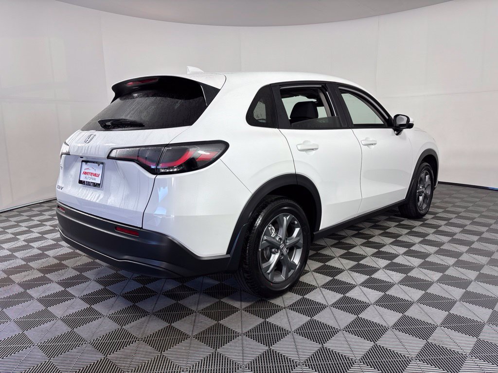 Used 2027 Honda HR-V LX image 9