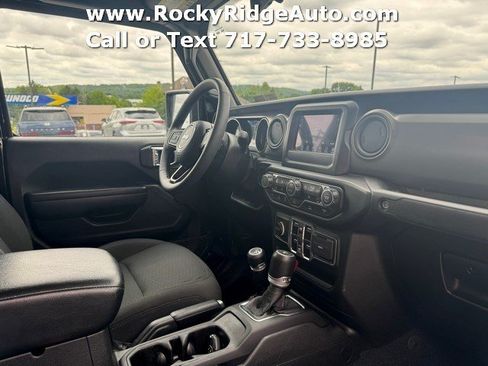 Used 2023 Jeep Gladiator Sport AWD/4WD image 12