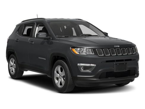 Used 2017 Jeep Compass Latitude w/ Popular Equipment Group AWD/4WD image 9