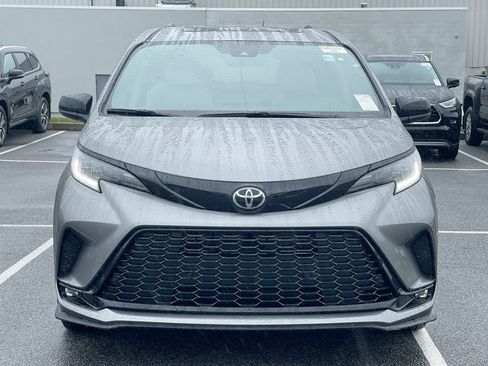 Used 2026 Toyota Sienna XSE FWD image 12