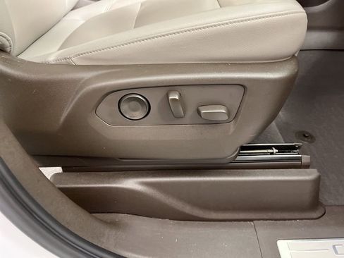 Used 2021 Chevrolet Tahoe Z71 w/ Z71 Off-Road Package image 8