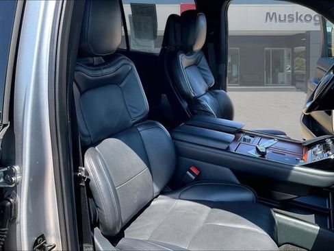 Used 2023 Lincoln Navigator Reserve AWD/4WD image 30