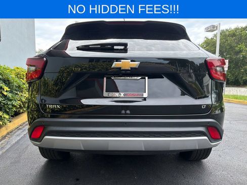 Used 2025 Chevrolet Trax LT w/ Sunroof Package FWD image 6