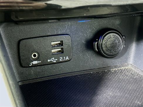 Used 2019 Subaru Forester Premium image 28