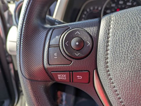 Used 2015 Toyota RAV4 LE image 18