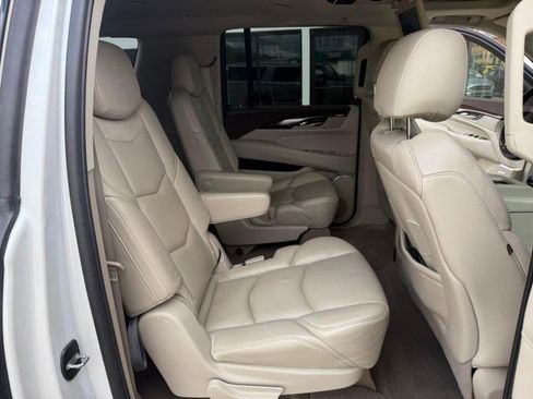 Used 2016 Cadillac Escalade ESV Premium AWD/4WD image 17