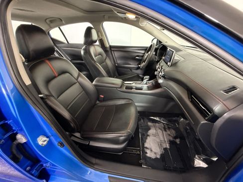 Used 2024 Nissan Sentra SR w/ SR Premium Package FWD image 29