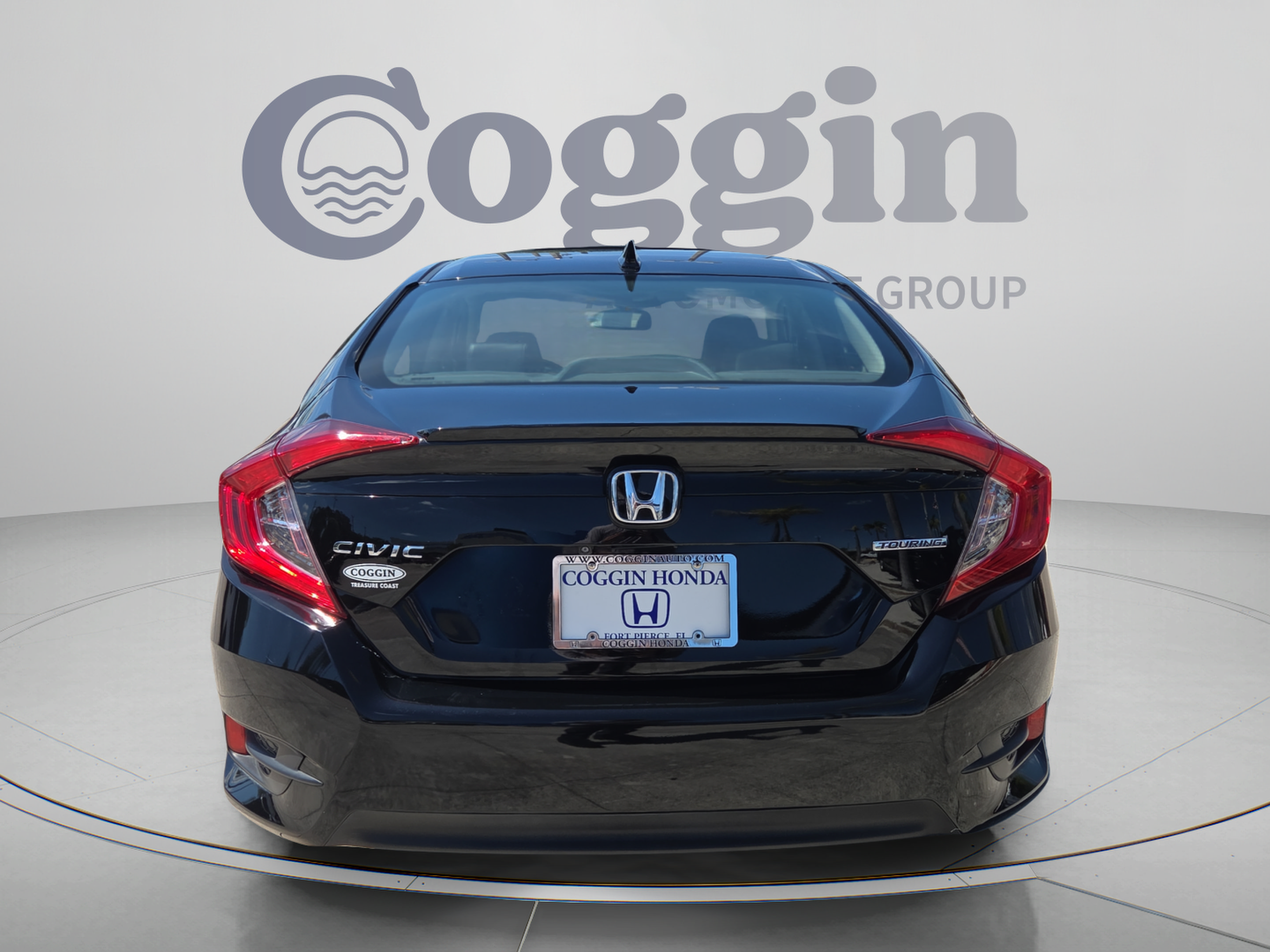 Used 2016 Honda Civic Touring image 4