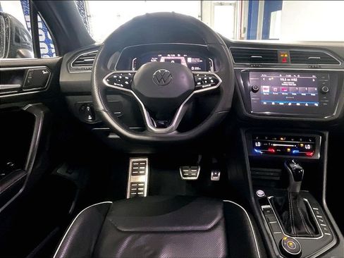 Used 2022 Volkswagen Tiguan SEL R-Line AWD/4WD image 17