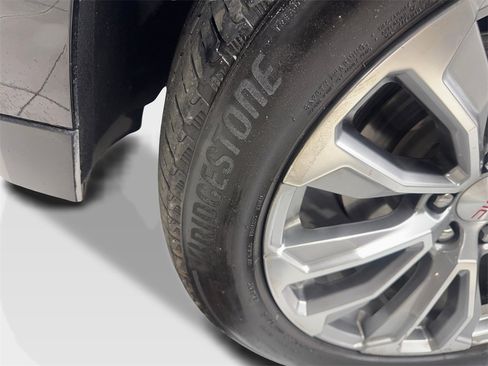 Used 2024 GMC Yukon Denali image 95