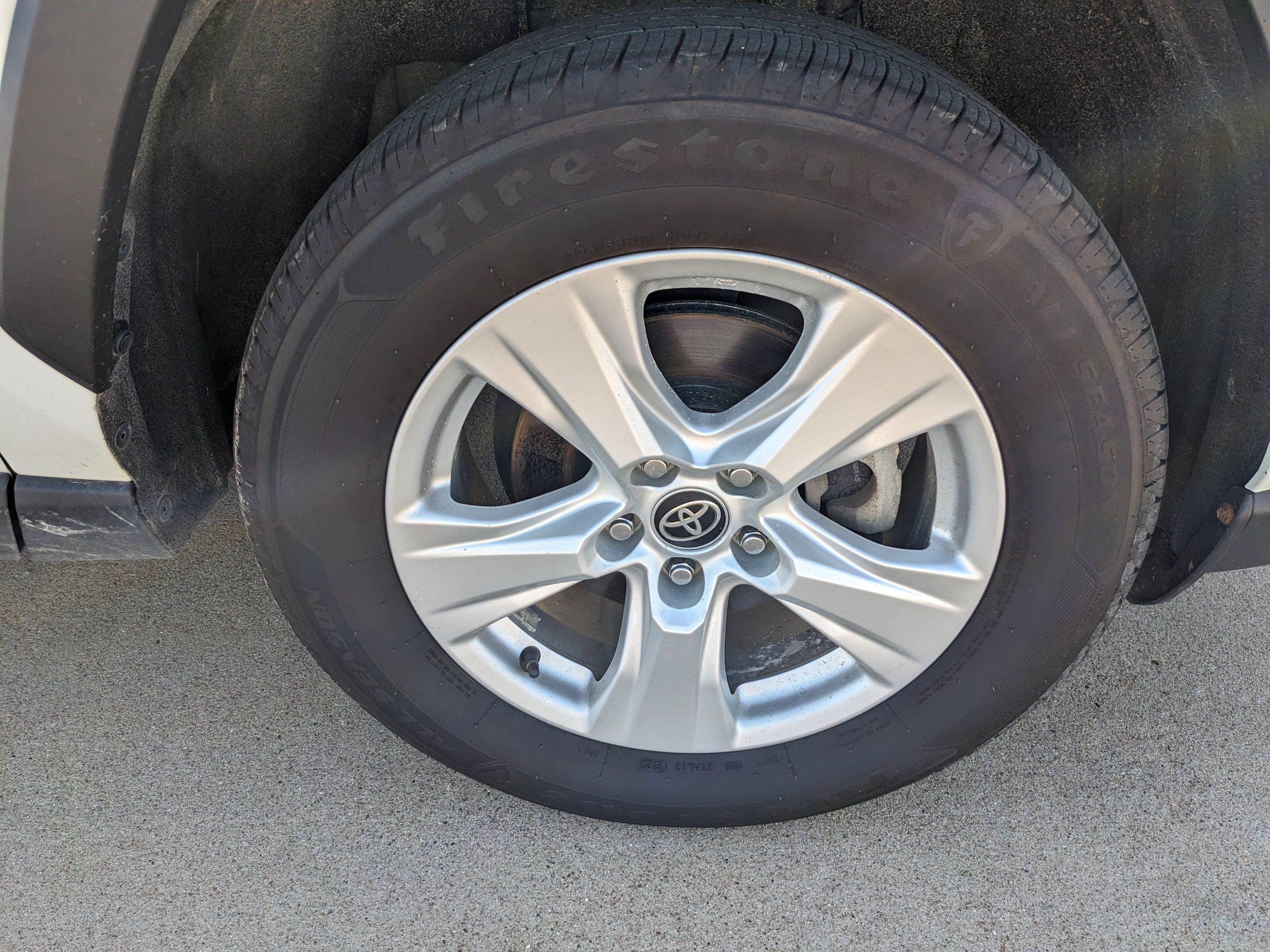 Used 2021 Toyota RAV4 XLE AWD/4WD image 10