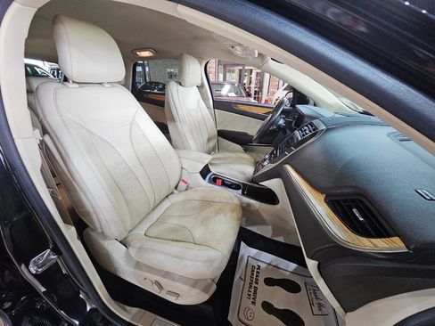 Used 2015 Lincoln MKC FWD w/ Equipment Group 101A Select image 10