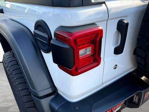 Used 2019 Jeep Wrangler Unlimited Rubicon w/ Steel Bumper Group AWD/4WD image 22