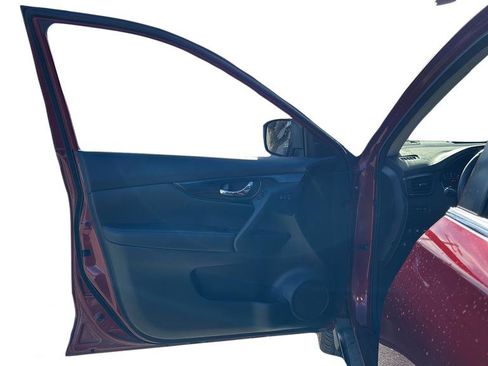 Used 2019 Nissan Rogue SL w/ Premium Package image 11