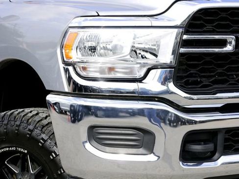 Used 2022 RAM 3500 Tradesman w/ Chrome Appearance Group AWD/4WD image 3