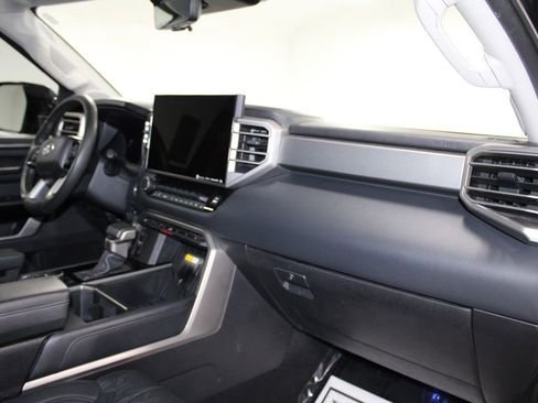 Used 2024 Toyota Tundra Limited image 29