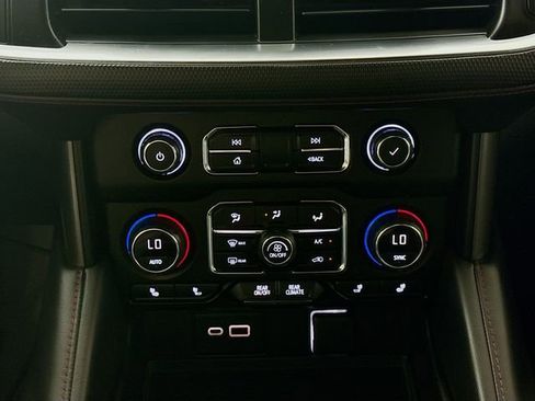 Used 2022 Chevrolet Tahoe RST w/ Sport Performance Package image 18