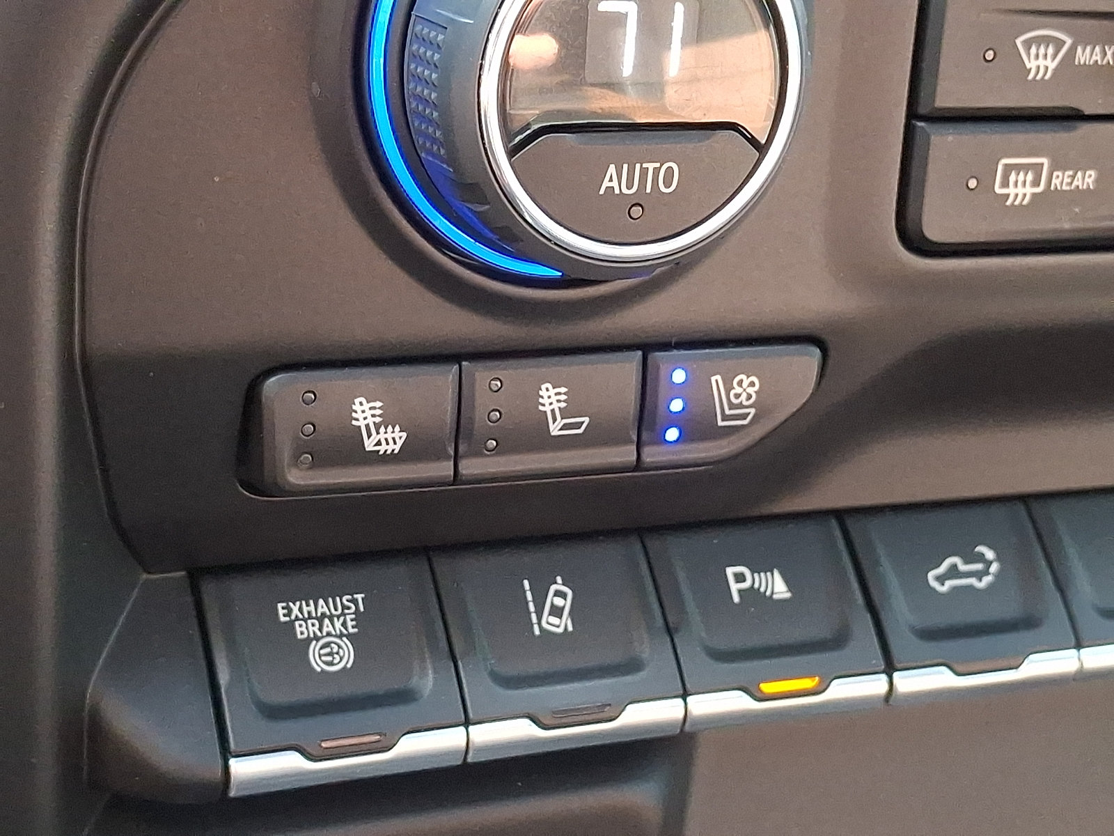 Used 2023 Chevrolet Silverado 2500 High Country AWD/4WD image 30