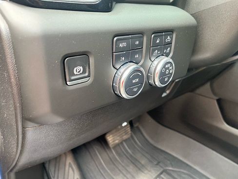 Used 2025 GMC Sierra 3500 Denali w/ Denali Reserve Package AWD/4WD image 28