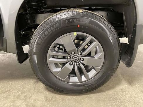 New 2026 Nissan Frontier SV image 7