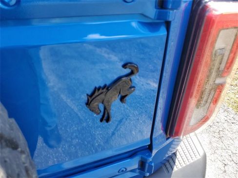 Used 2023 Ford Bronco Badlands image 7