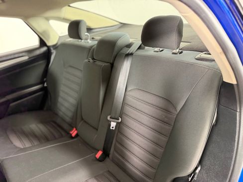 Used 2018 Ford Fusion SE image 16