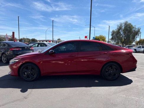 Used 2023 Hyundai Elantra SEL w/ Cargo Package image 4