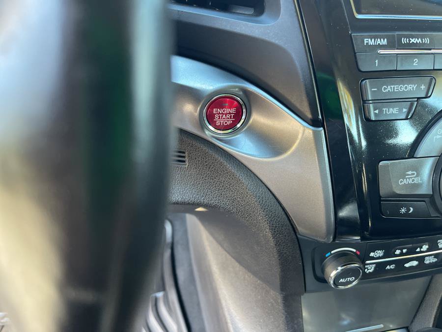 Used 2013 Acura ILX w/ Technology Package FWD image 39