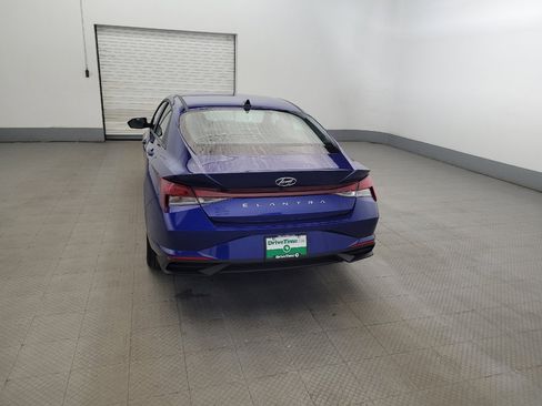 Used 2023 Hyundai Elantra SEL FWD image 6