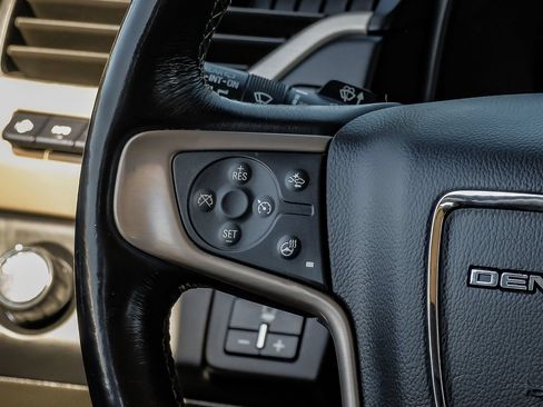Used 2018 GMC Yukon Denali RWD image 18