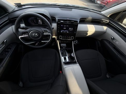 Certified 2024 Hyundai Tucson SE FWD image 33