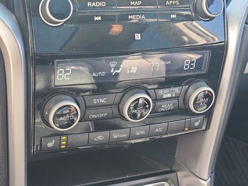 Used 2022 Subaru Ascent Limited w/ Technology Package image 16