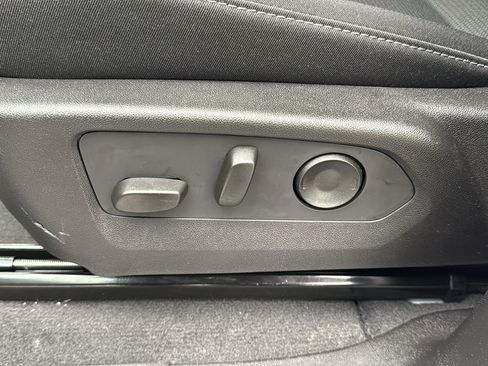 New 2026 GMC Canyon Elevation w/ Convenience Package image 9