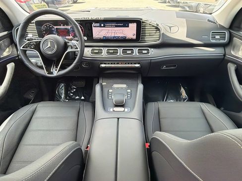 Certified 2026 Mercedes-Benz GLS 450 4MATIC image 32
