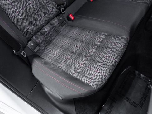 Used 2022 Volkswagen GTI SE image 37